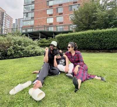 ঘনিষ্ঠ শাকিব, চমকে দিলেন বুবলী!