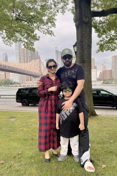 ঘনিষ্ঠ শাকিব, চমকে দিলেন বুবলী!