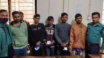 বাইরে থেকে ডাকাতি করতে ঢাকায় আসতো ওরা