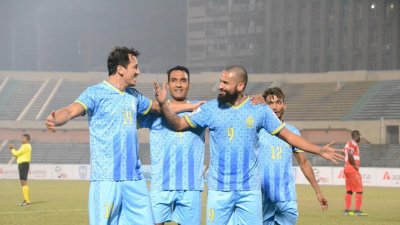 গোলের পর সতীর্থদের সঙ্গে সাইগানির উল্লাস (বামে ১৯ নম্বর জার্সি)।
