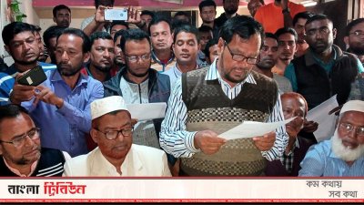 সংবাদ সম্মেলনে লিখিত বক্তব্য পাঠ করছেন সাজাদুল ইসলাম শামীম