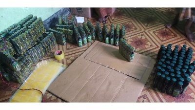 জব্দ করা নকল প্রসাধনী