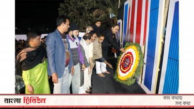 রাজশাহীতে কেন্দ্রীয় শহীদ মিনারের প্রস্তাবিত জায়গায় অস্থায়ী বেদী স্থাপন করে সিটি মেয়রসহ দলীয় নেতাদের শ্রদ্ধা