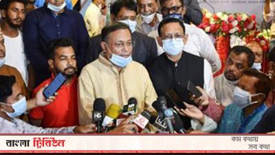 চট্টগ্রামে সাংবাদিকদের সঙ্গে কাথা বলছেন তথ্যমন্ত্রী ড. হাছান মাহমুদ