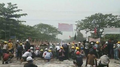 মিয়ানমারে আরেকটি রক্তাক্ত দিন, প্রতিরোধ-সংঘর্ষে নিহত ১৪