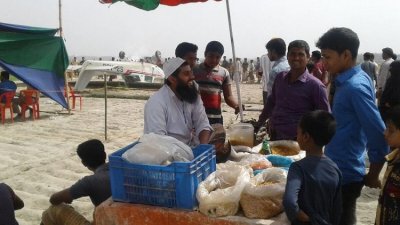 দুর্ঘটনায় আলুক্ষেতে পড়া বিমান হয়ে গেলো ‘পর্যটন স্পট’
