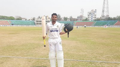 পেসার শহীদুল ইসলামের সেঞ্চুরি