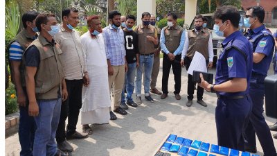 বিপুল পরিমাণ ইয়াবাসহ শীর্ষ মাদক ব্যবসায়ী আটক