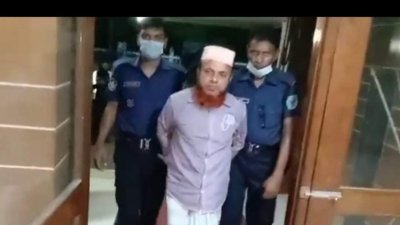 গ্রেফতার করা হয় সোনারগাঁওয়ের পৌর কাউন্সিলর তপনকে।