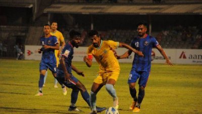 দু’বার এগিয়ে গিয়েও জয় পায়নি আবাহনী।