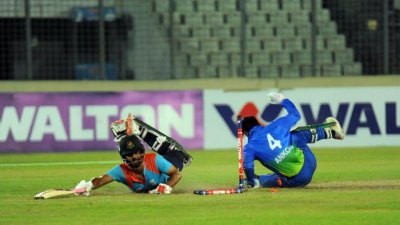 রান আউট হয়েছেন তামিম