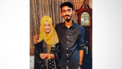 স্বামী ফয়সালের সঙ্গে আফিয়া