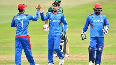 তালেবান নেতৃত্ব প্রতিষ্ঠার পর উদ্বেগ প্রকাশ করেছিলেন রশিদ খান।