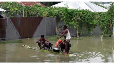 প্রায় দুই হাজার পরিবার পানিবন্দি হয়ে পড়েছে