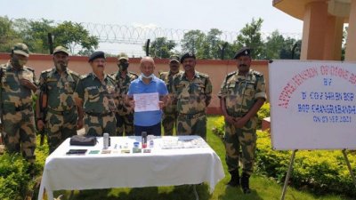 সোহেল রানাকে ভারত ও নেপাল সীমান্তে আটক করার খবর দিয়েছে ভারতীয় গণমাধ্যম