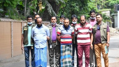 ডাকাত দলের তিন সদস্য