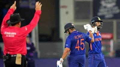 বিধ্বংসী ব্যাটিং করেছেন রাহুল ও রোহিত।