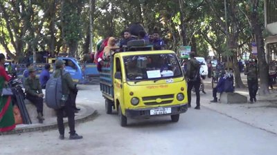 তেঁতুলিয়ার সাত ইউনিয়নের নির্বাচনে কেন্দ্রে কেন্দ্রে পৌঁছে দেওয়া হয়েছে নির্বাচনি সরঞ্জাম