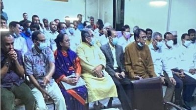 রুদ্ধদ্বার বৈঠকে বিএনপি নেতারা। ছবি: বাংলা ট্রিবিউন