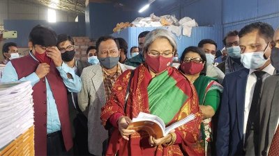 ছাপাখানা পরিদর্শনে ডা. দীপু মনি