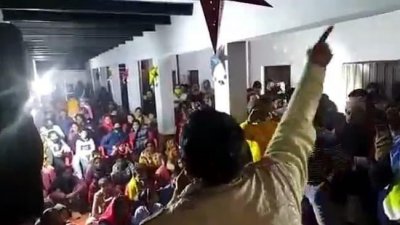 হরিয়ানার নারহেরা গ্রামে ঘটনাটি ঘটেছে