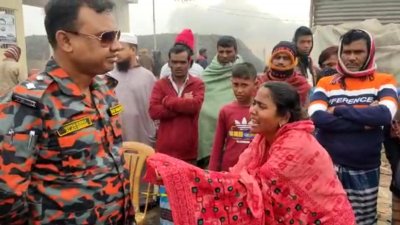 প্রিয়জনকে ফিরে পেতে ধলেশ্বরীর তীরে স্বজনদের আহাজারি