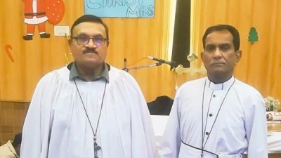 নিহত যাজক উইলিয়াম সিরাজ (বামে) ও তার আহত সহকর্মী (ডানে)