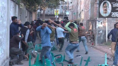 যুবদলের সমাবেশে পুলিশের লাঠিচার্জ