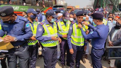 এই কার্যক্রমের উদ্বোধন করেন এসপি কাজী আশরাফুল আজীম