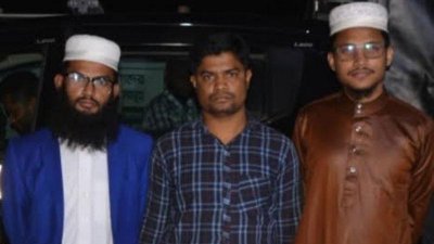 গ্রেফতার চক্রের তিন সদস্য
