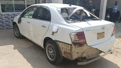 শিশুসহ দুই জনকে চাপা দেওয়া প্রাইভেটকার