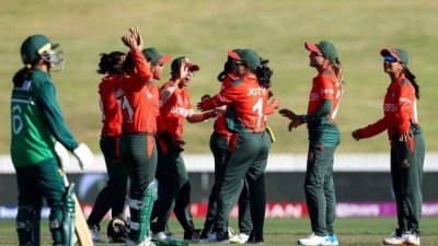 পাকিস্তান জয়ের আনন্দে পড়ে নেই বাংলাদেশ