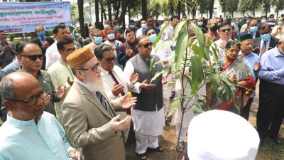 বঙ্গবন্ধুর জন্মশতবার্ষিকী উপলক্ষে প্রধান বিচারপতির বৃক্ষরোপণ