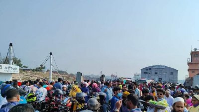 স্বাভাবিক শিমুলিয়া, ৮ ফেরিতে চলছে পারাপার