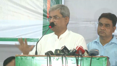 আলোচনা সভায় বক্তব্য রাখছেন মির্জা ফখরুল ইসলাম আলমগীর