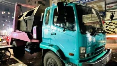 ডিএসসিসি’র ময়লাবাহী গাড়ি চাপায় নারী নিহত