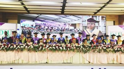 বেসরকারি ঢাকা ইন্টারন্যাশনাল ইউনিভার্সিটির (ডিআইইউ) সমাবর্তন আয়েঅজনে শিক্ষক-শিক্ষার্থীরা