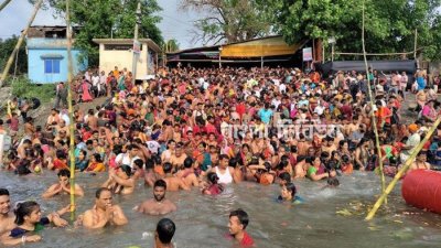 লাঙ্গলবন্দে মহাষ্টমী স্নান