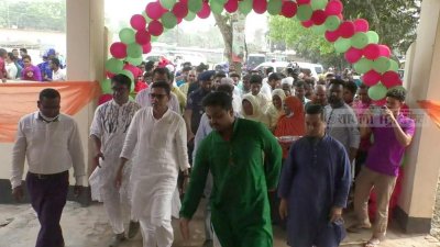 ইউনিয়ন পরিষদের বিভিন্ন দফতর ও কার্যক্রম পরিদর্শন করেন প্রতিমন্ত্রী পলক