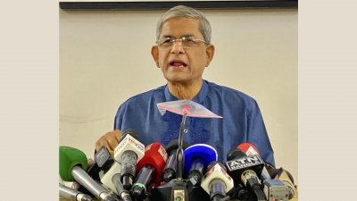 বক্তৃতা করছেন বিএনপির মহাসচিব মির্জা ফখরুল ইসলাম আলমগীর