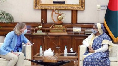 গণতন্ত্রকে আরও শক্তিশালী করতে কাজ করছে সরকার : প্রধানমন্ত্রী