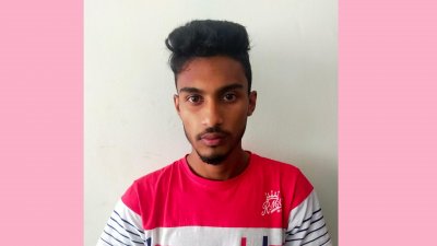 প্রশ্নপত্র দেওয়ার কথা বলে টাকা হাতিয়ে নিতো চক্রটি
