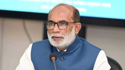 বক্তব্য রাখছেন মৎস্য ও প্রাণিসম্পদ মন্ত্রী শ ম রেজাউল করিম