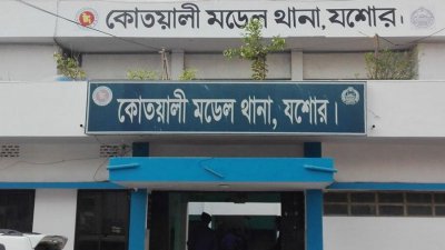 প্রতিপক্ষের হামলায় হত্যা মামলার আসামি নিহত