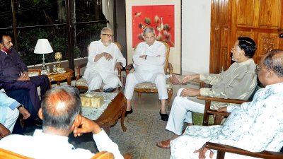 বিএনপি নেতাদের সঙ্গে অলি