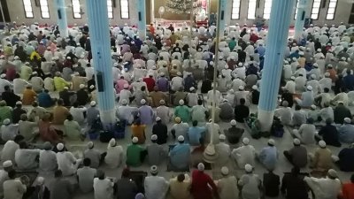 বায়তুল মোকাররমে ঈদ জামাতে মুসল্লিদের ঢল