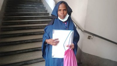 প্লটের জন্য হাসনারা বেগম ঘুরছেন ২০১৭ সাল থেকে