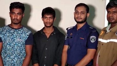 গ্রেফতারকৃত দুই যুবক