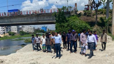 উন্মুক্ত অবস্থায় বালু বিক্রি, জরিমানা ৭ লাখ