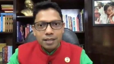 অনুষ্ঠানে বক্তব্য রাখছেন জুনাইদ আহমেদ পলক